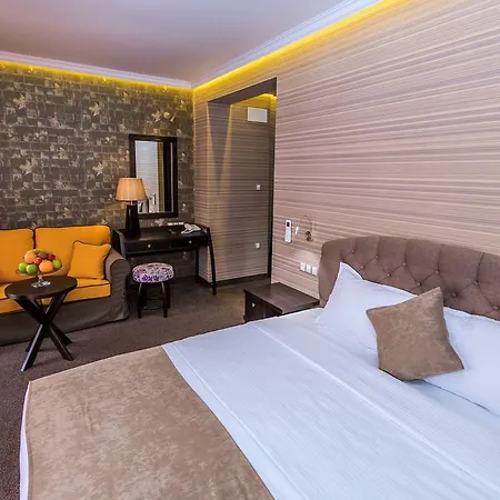 Pensión 8 1/2 Art Plovdiv