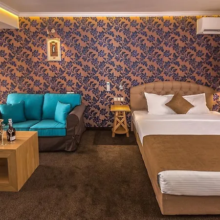 8 1/2 Art Pensión Plovdiv