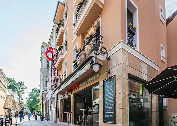 Vendégház 8 1/2 Art 3*